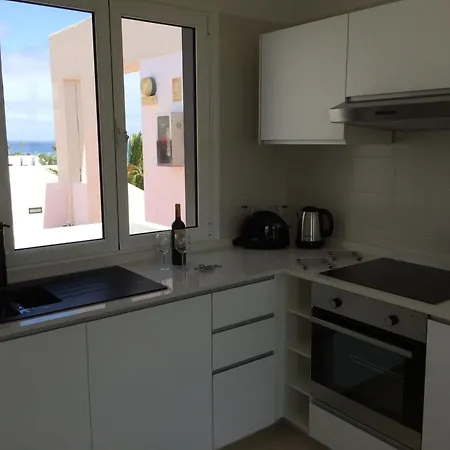 Apartment 2 Bedroom On Popular Complex