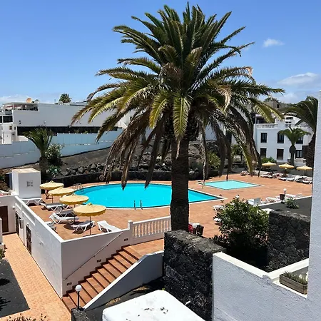 2 Bedroom On Popular Complex Apartment Tias